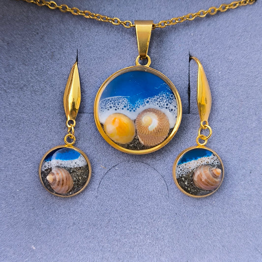 HANDMADE NECKLACE AND EARRINGS
