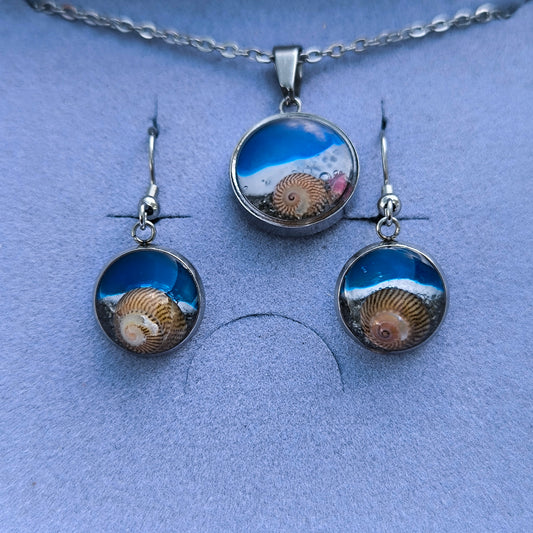 HANDMADE NECKLACE AND EARRINGS