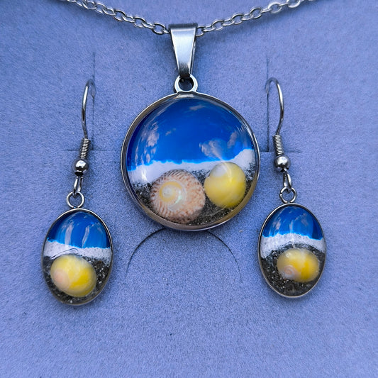 HANDMADE NECKLACE AND EARRINGS