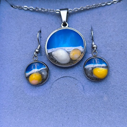 HANDMADE NECKLACE AND EARRINGS