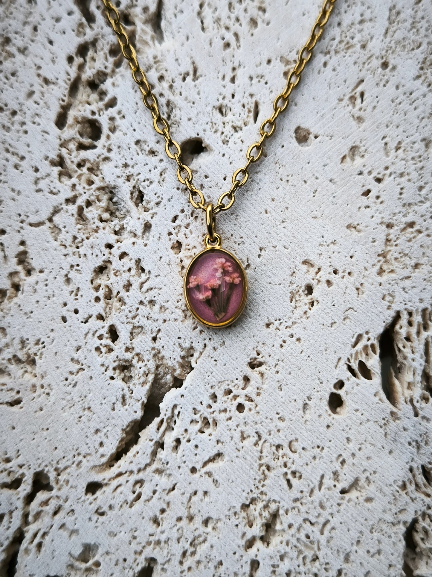 Handmade Resin Dried Flower Necklace – Gold Plated
